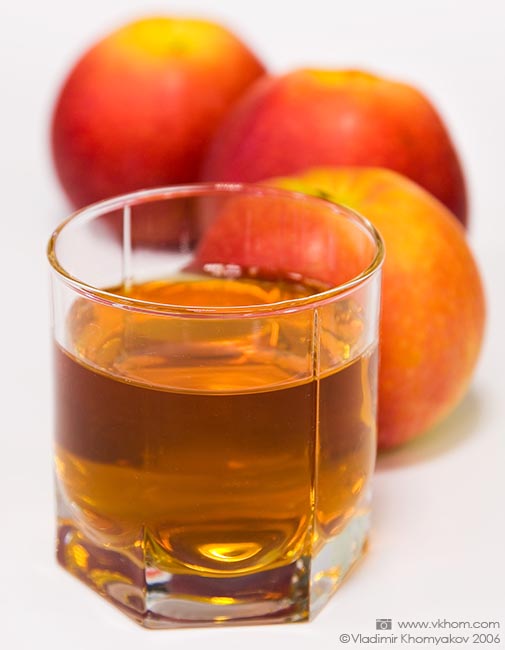 Apple juice, apples